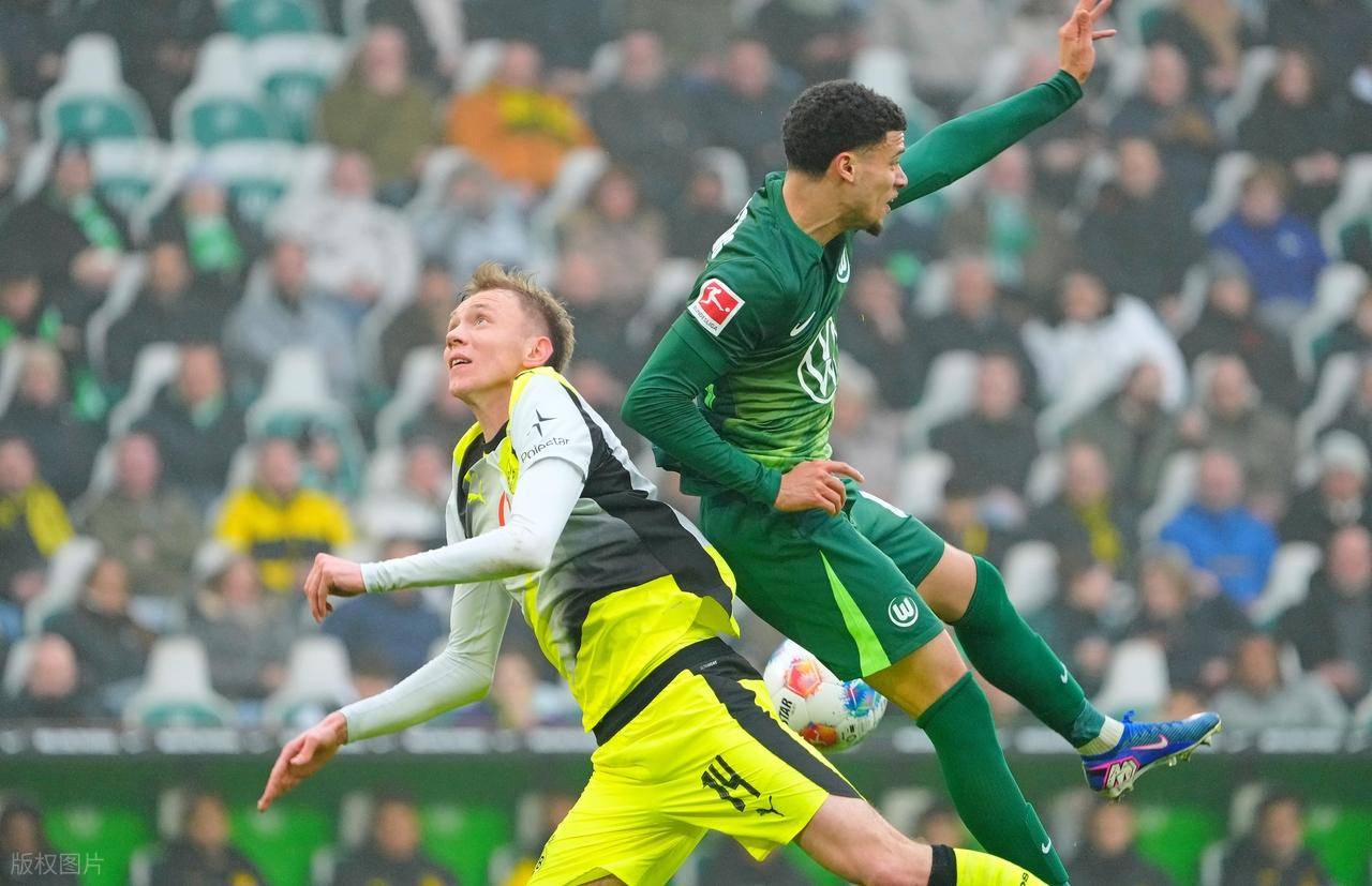 随着沃尔夫斯堡1-2，拜仁领先优势缩小至3分，德甲争冠白热化了